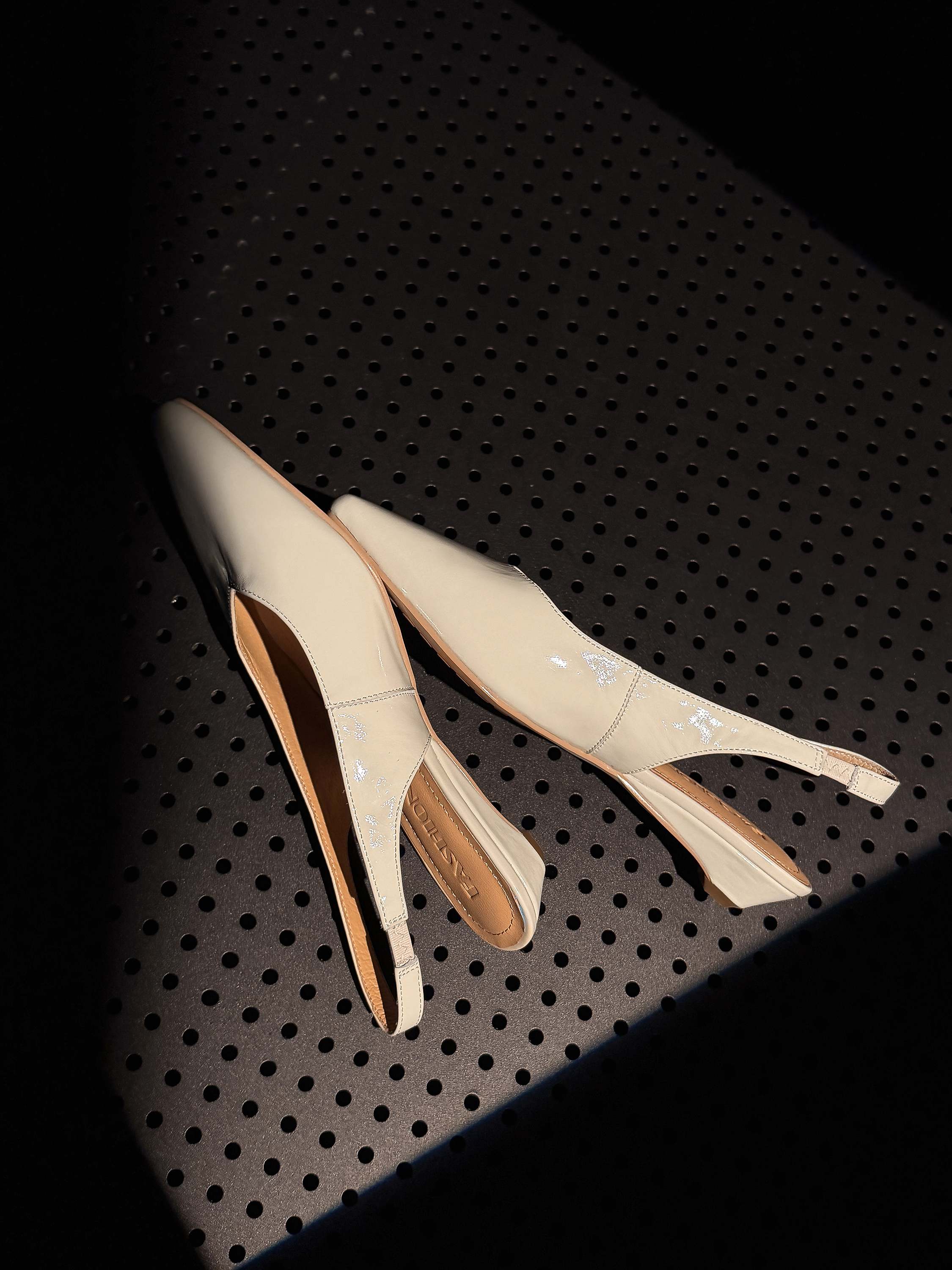 Escarpins élégants en cuir de  - Women Fashion Brand avis et prix